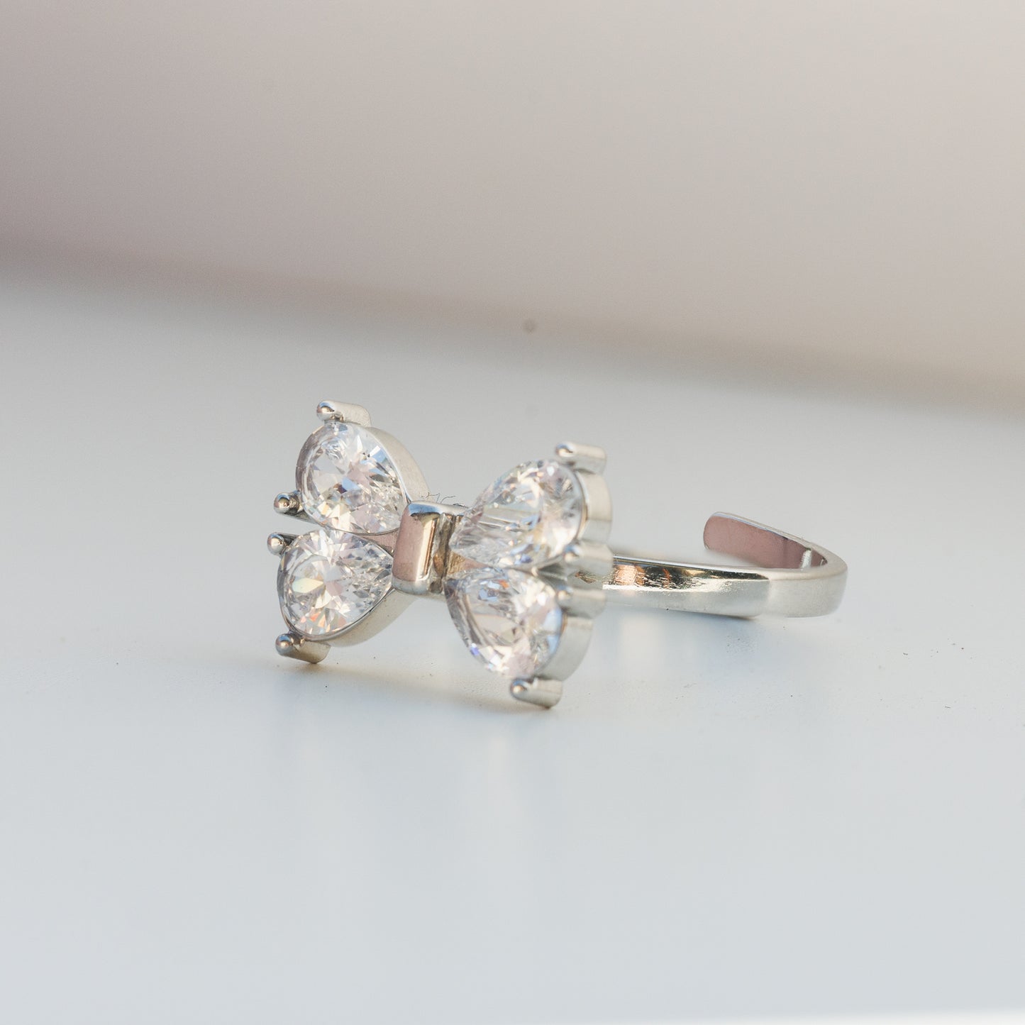 Prsten s mašlí Radostná