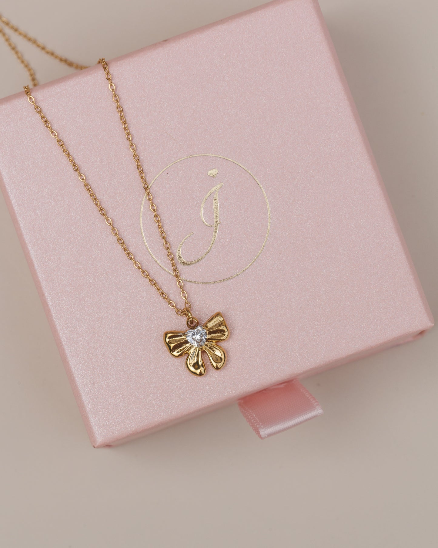 Náhrdelník mašlička s krystalem