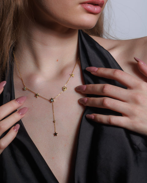 Náhrdelník Starlit Dreams – náhrdelník s hvězdičkami a srdíčkem