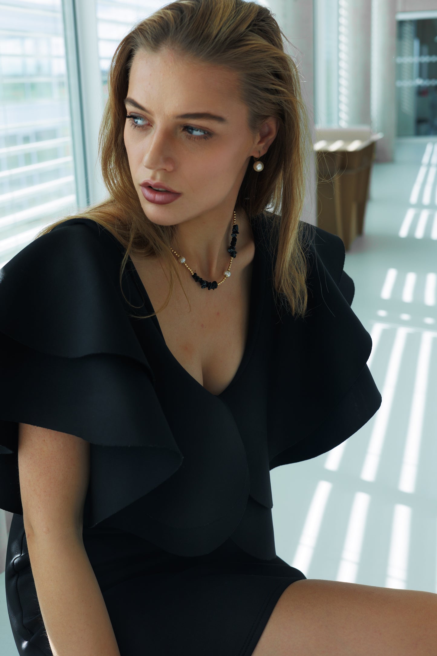 Náhrdelník Midnight Harmony - obsidián, hematit a říční perly