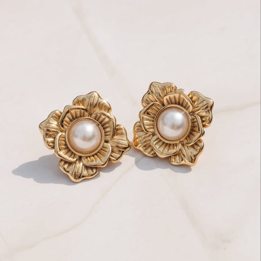 Květinové náušnice s perlou Pearl Fleur