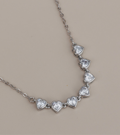 Náhrdelník se srdíčky Sweetheart Glow, pozlacený