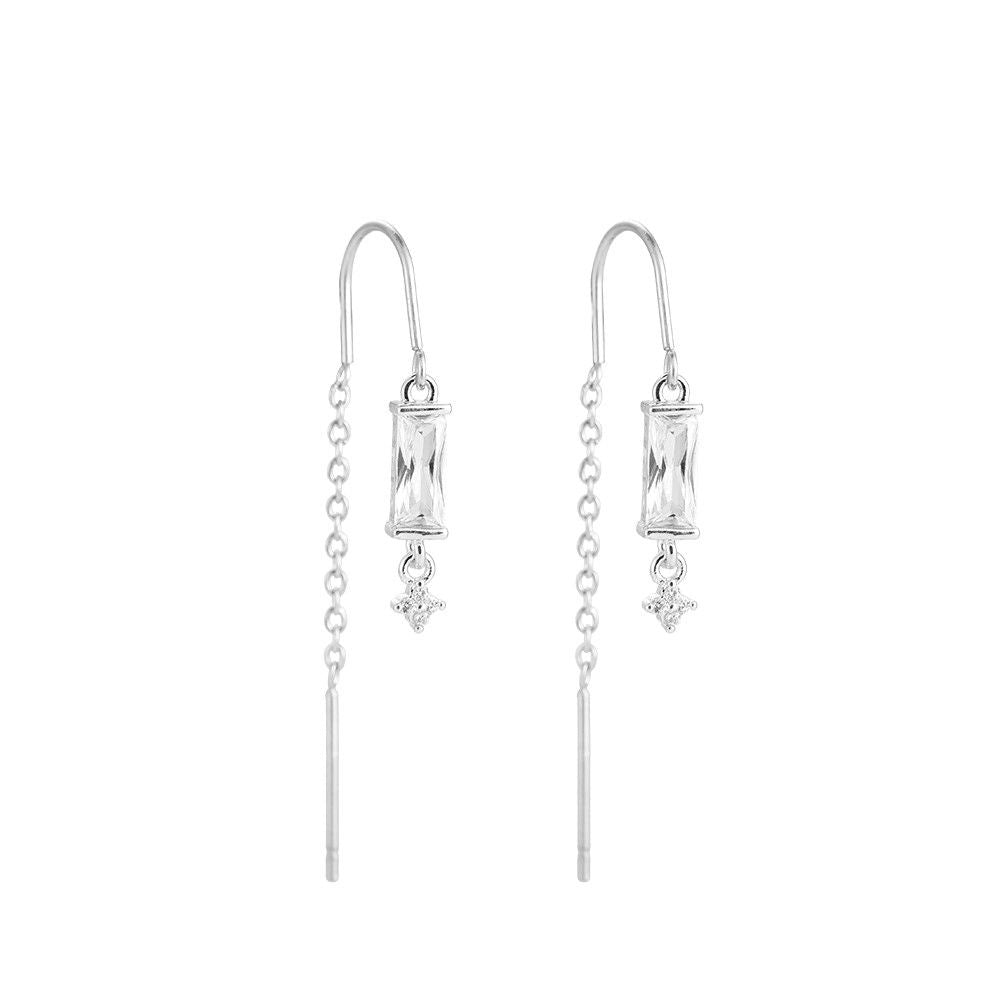 Náušnice Crystal Beam – provlékací elegance v minimalistickém stylu