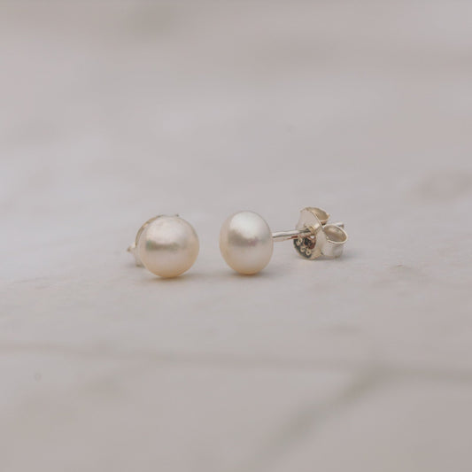 Stříbrné náušnice se sladkovodní perlou Grace mini 5 mm