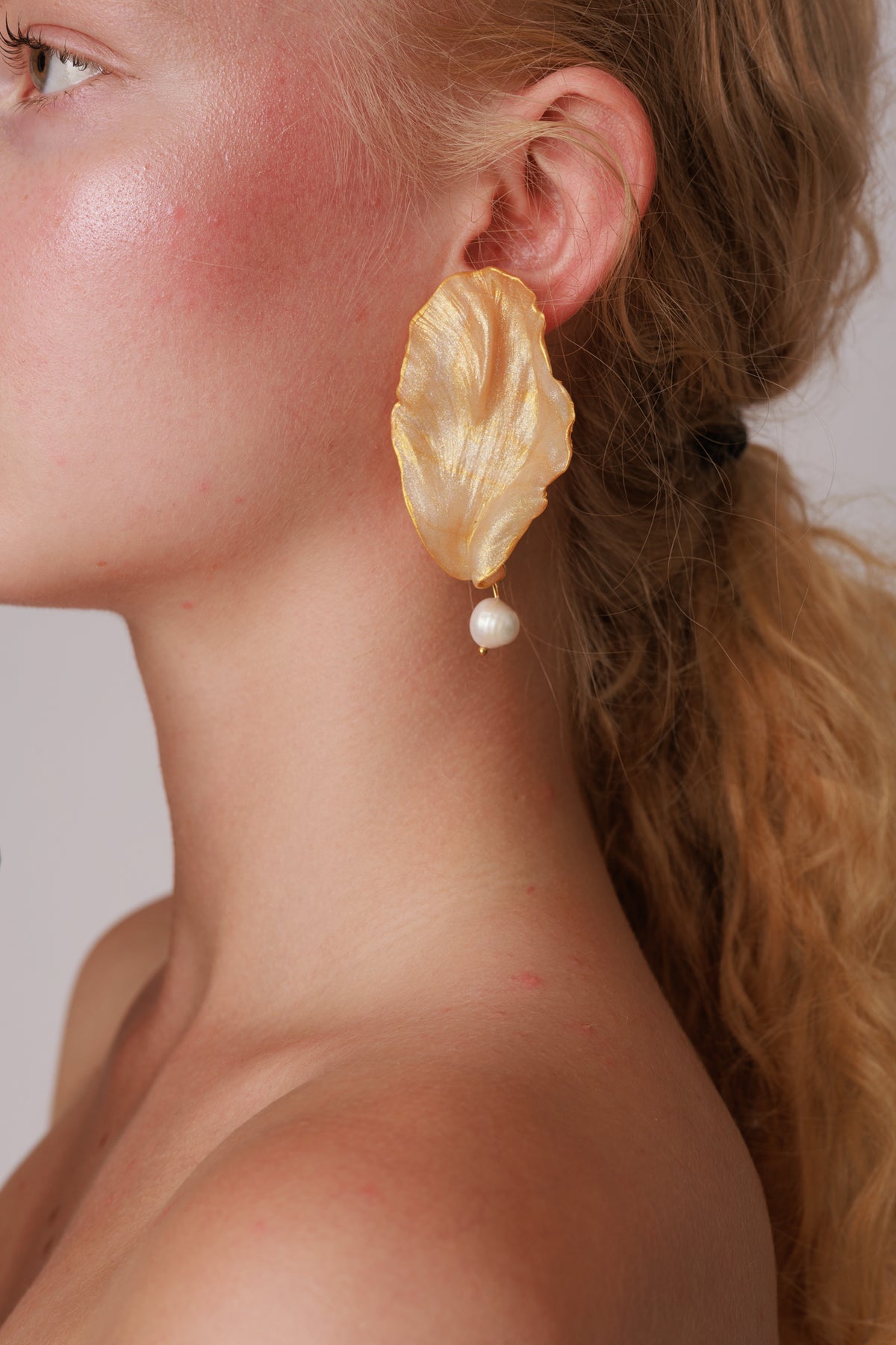 Statement náušnice s pravou perlou | Golden Bloom Pearl