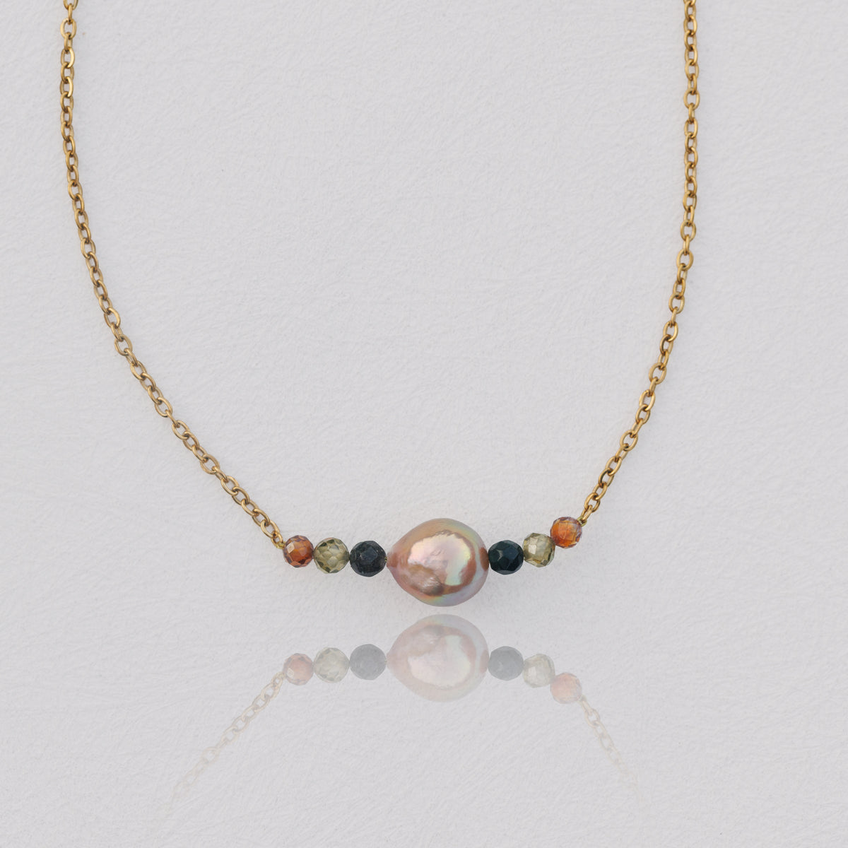 Náhrdelník s říční perlou, achátem a zirkoniemi | Ember Pearl
