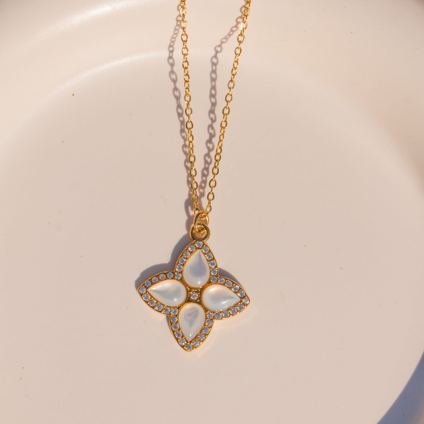 Náhrdelník Moonflower pearl