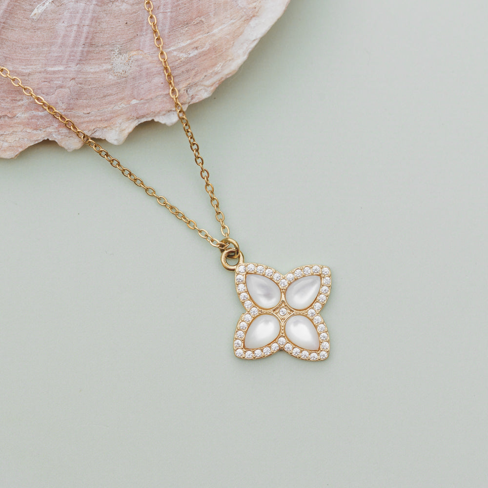 Náhrdelník s perleťovým květem | Moonflower Pearl