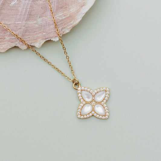 Náhrdelník s perleťovým květem | Moonflower Pearl