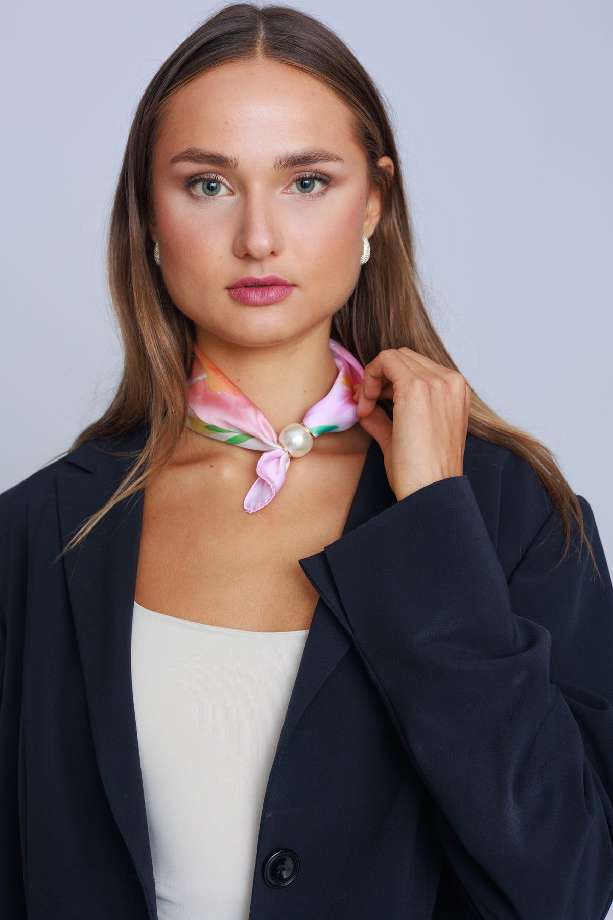 Růžový šátek s perlou a listovým vzorem | Pink Leaf