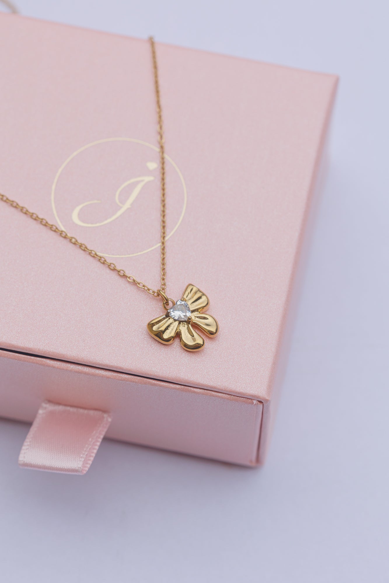 Náhrdelník mašlička s krystalem