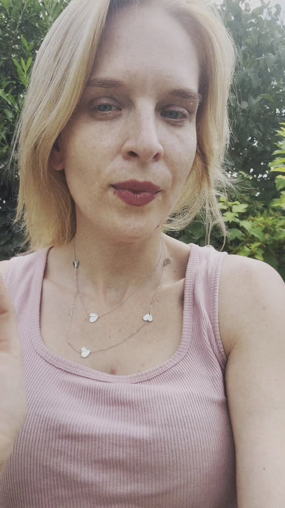 Náhrdelník se srdíčky Heartline 90