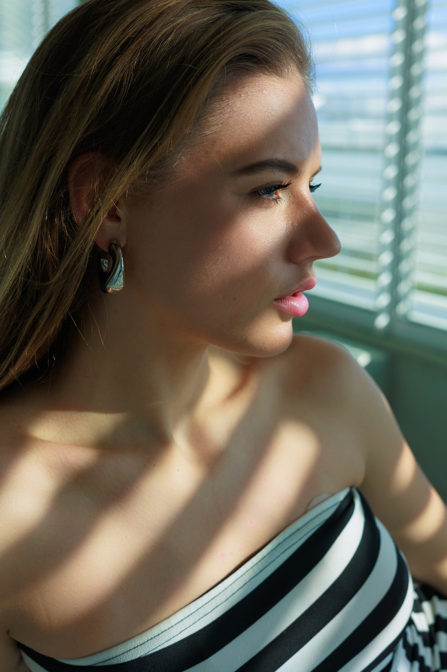 Výrazné náušnice Wave Glow